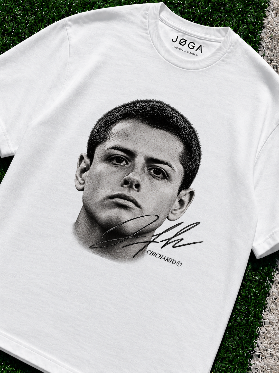White JOGA oversized T-shirt featuring a black-and-white Javier Hernández face portrait, vintage grain effect and signature graphic printed on the front zoomed in
