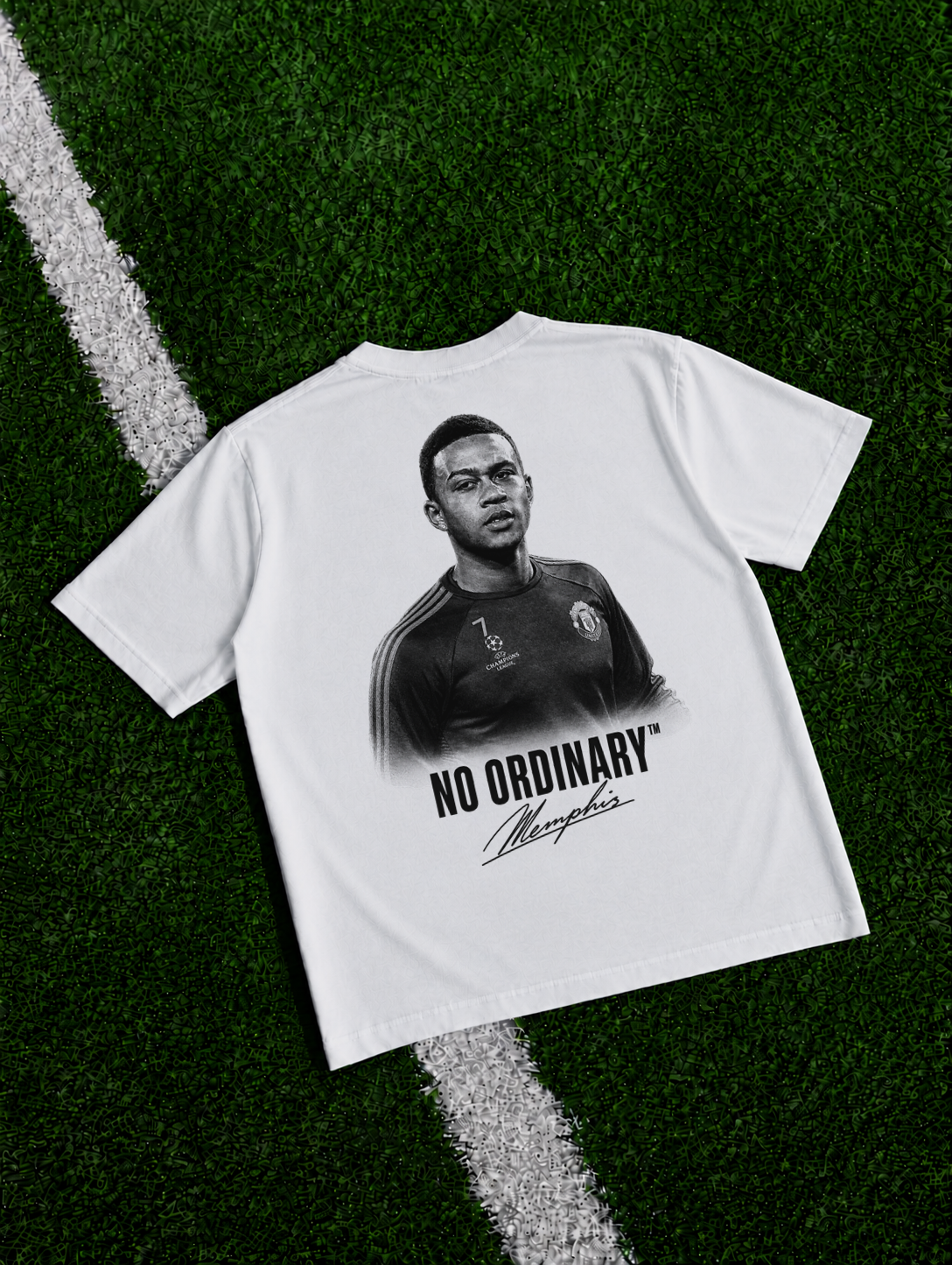 Memphis Depay No Ordinary organic heavy graphic T-shirt on football pitch