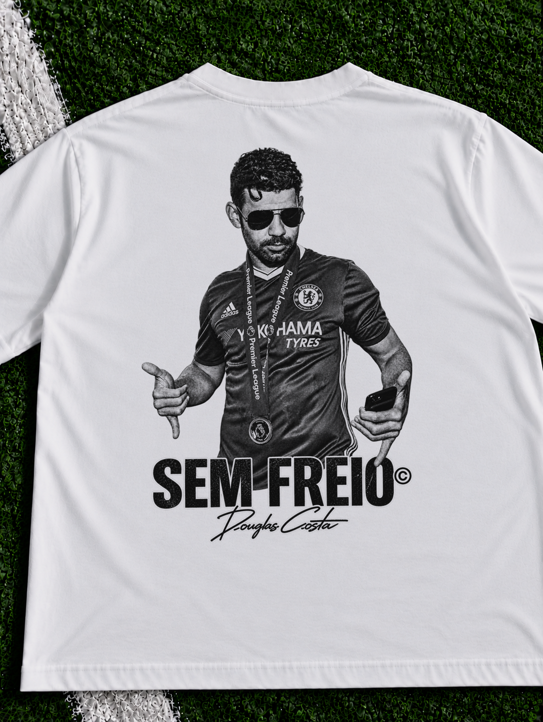 Douglas Costa Sem Freio organic heavy graphic T-shirt on football pitch zoomed in