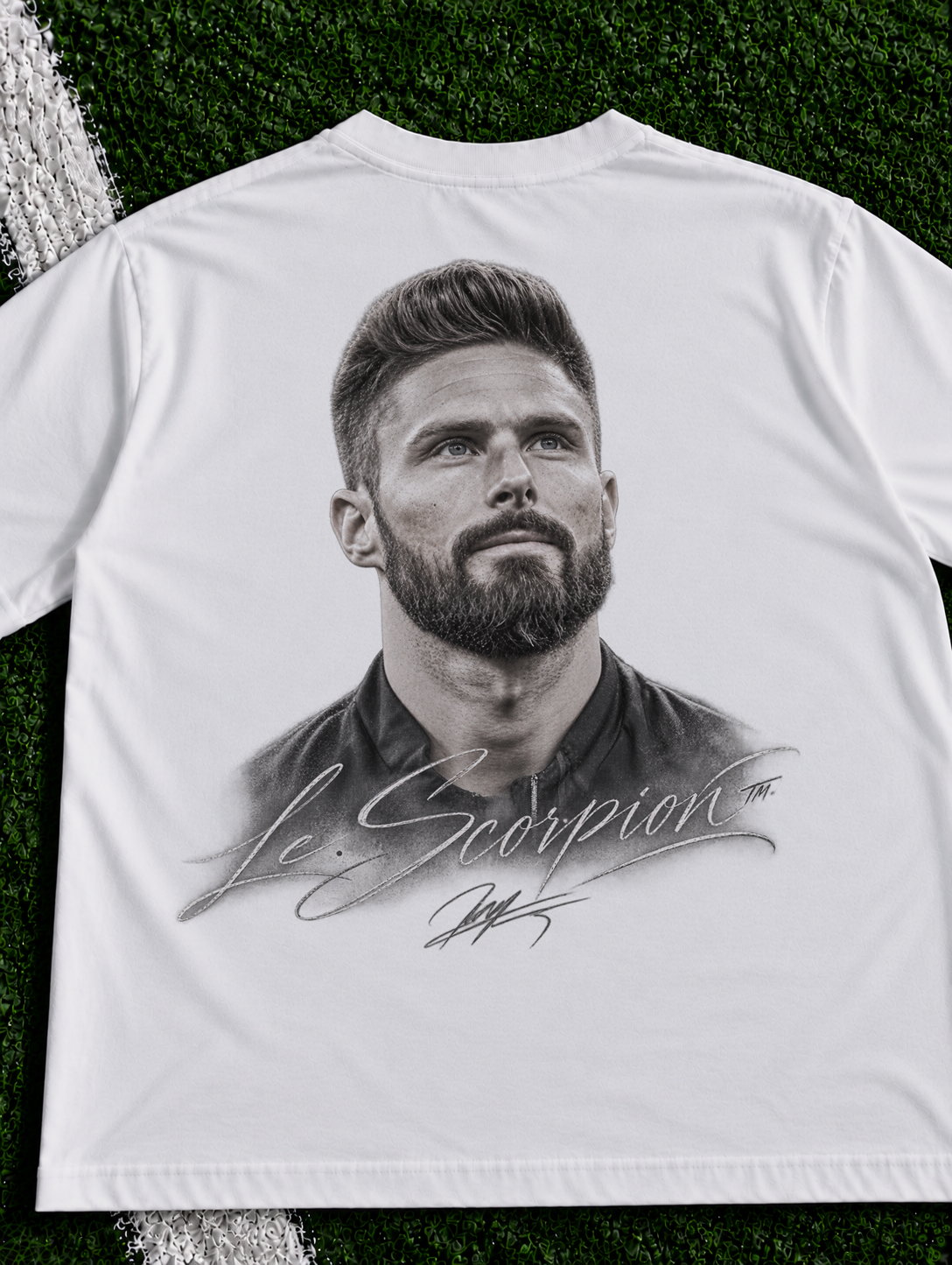 Olivier Giroud Le Scorpion organic heavy graphic T-shirt on football pitch zoomed in