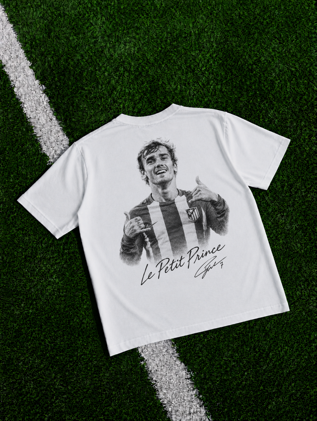 Antoine Griezmann Le Petit Prince organic heavy graphic T-shirt on football pitch