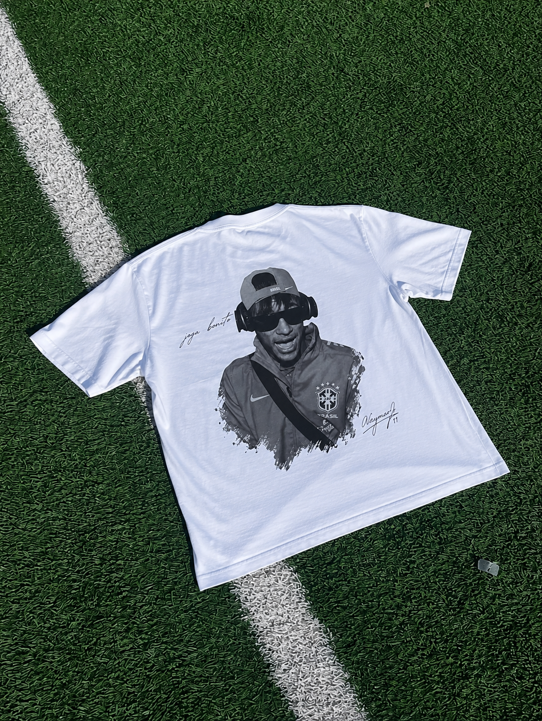 Back of the tee with Neymar print, the words joga bonito and his signature