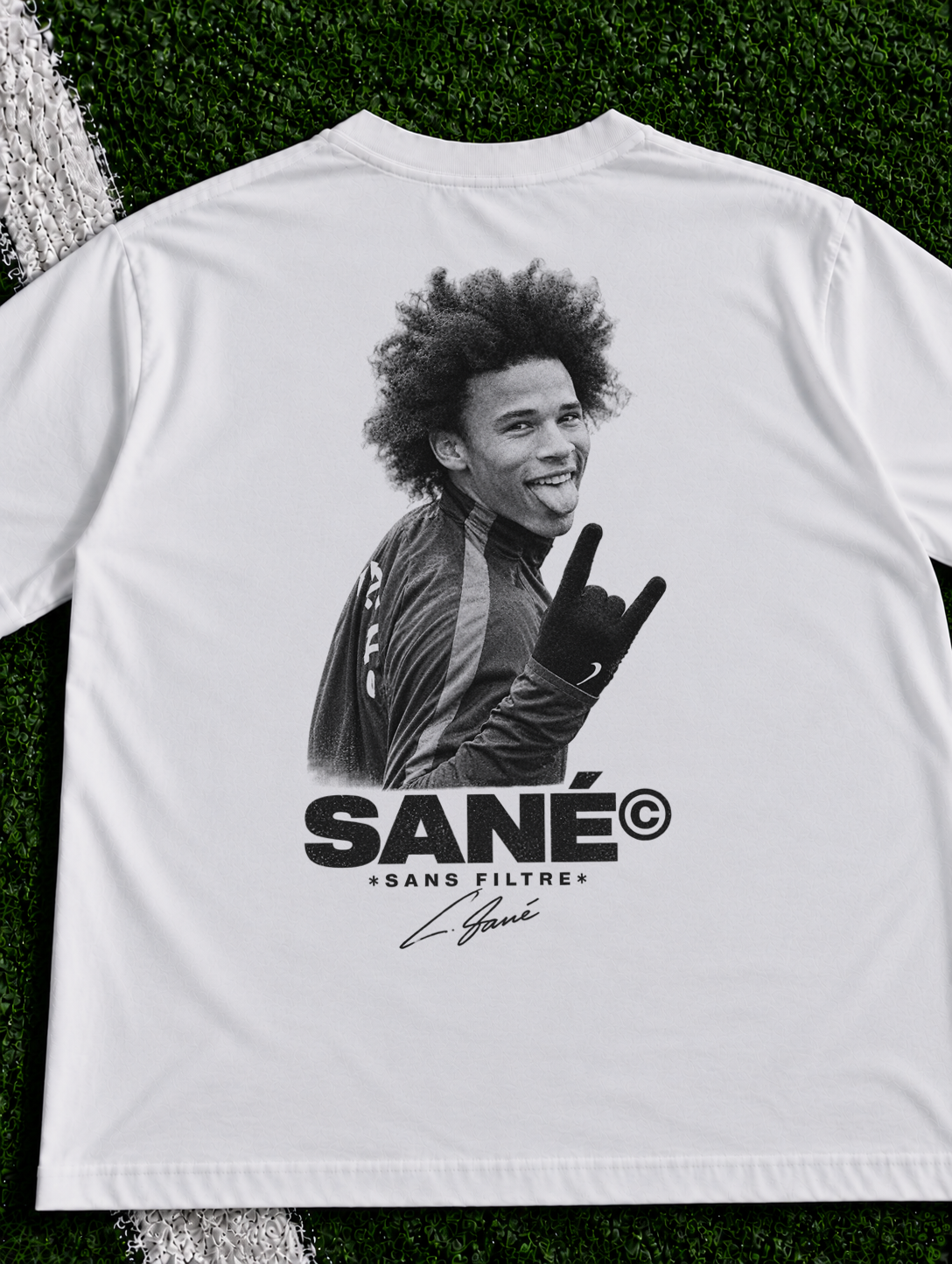 Leroy Sane Sans Filtre organic heavy graphic T-shirt on football pitch zoomed in