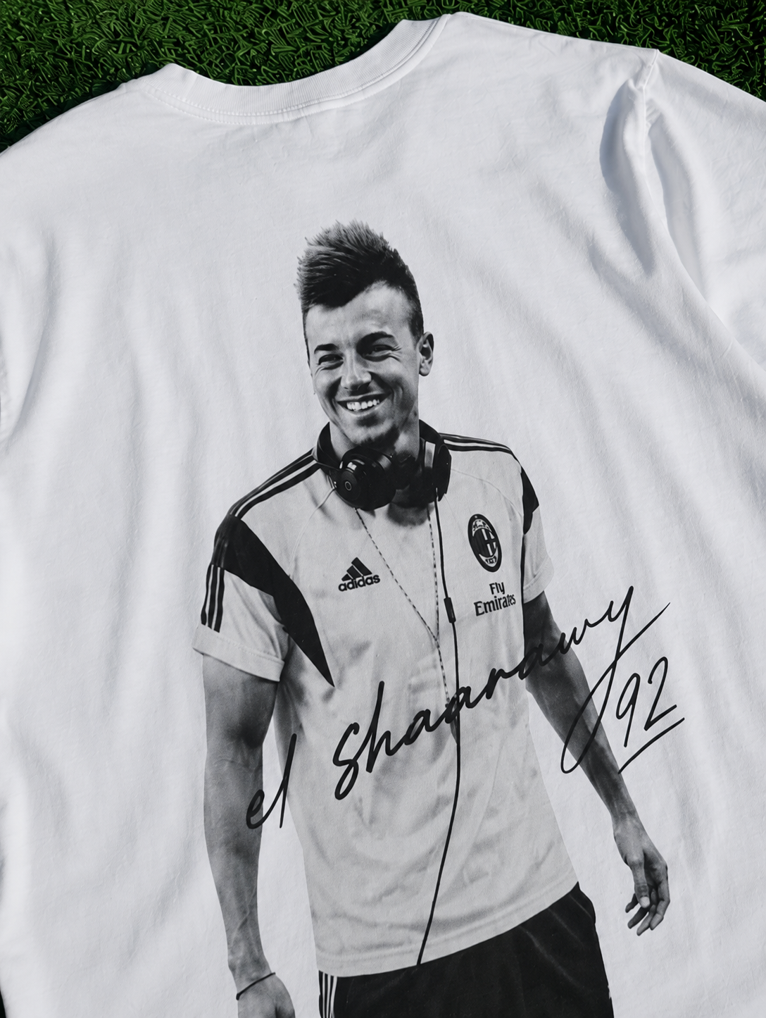 White El Shaarawy portrait T-shirt with black-and-white football print on a pitch zoomed in