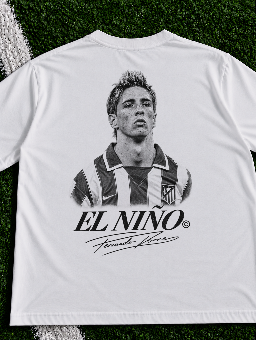 Fernando Torres El Nino organic heavy graphic T-shirt on football pitch zoomed in